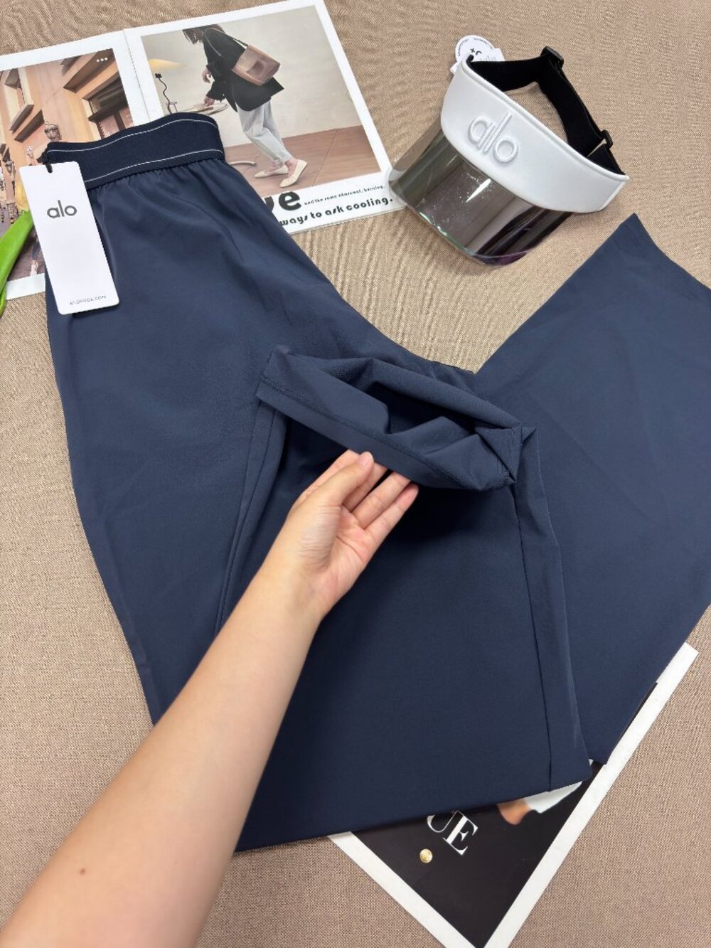 👖ALO Yoga Suit Up Trouser💙 Navy Blue (Regular) Leg-lengthening fit - Picture 6 of 9